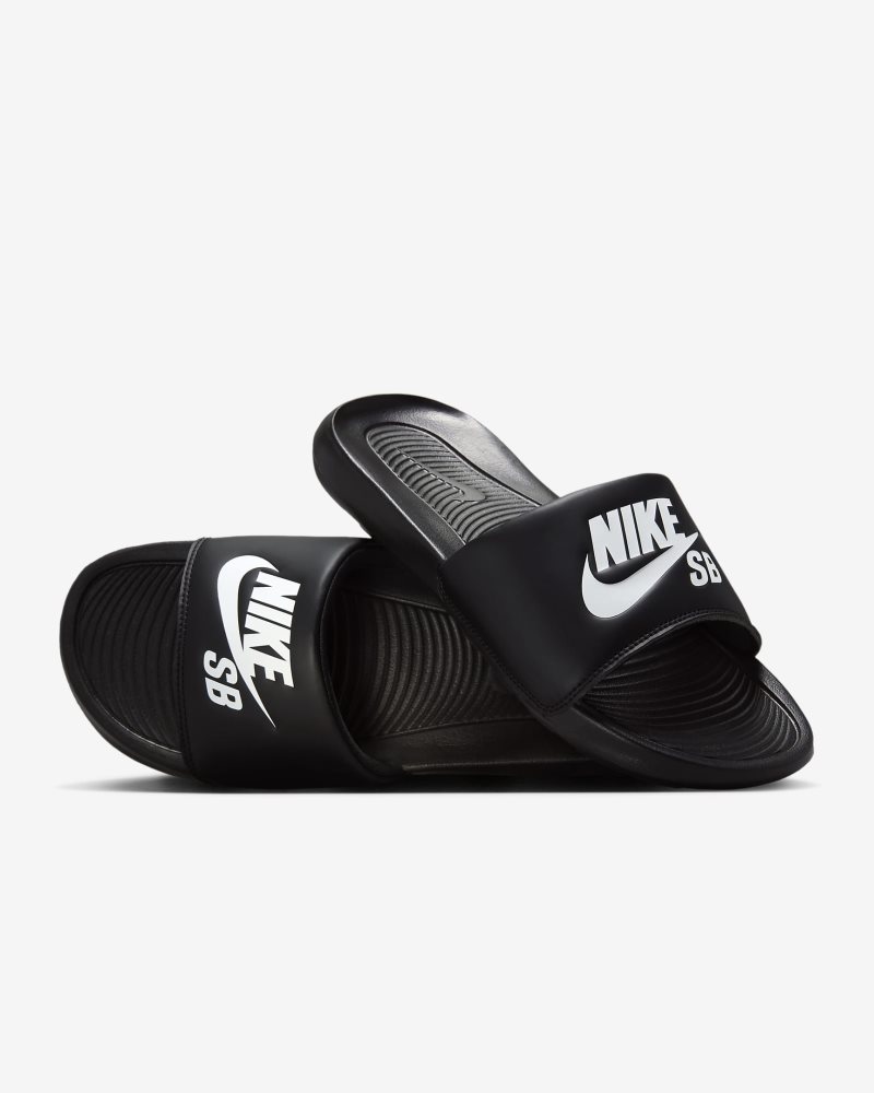 Nike Victori One Black/Black/White