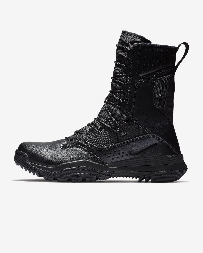 Nike SFB Field 2 8?? Black/Black